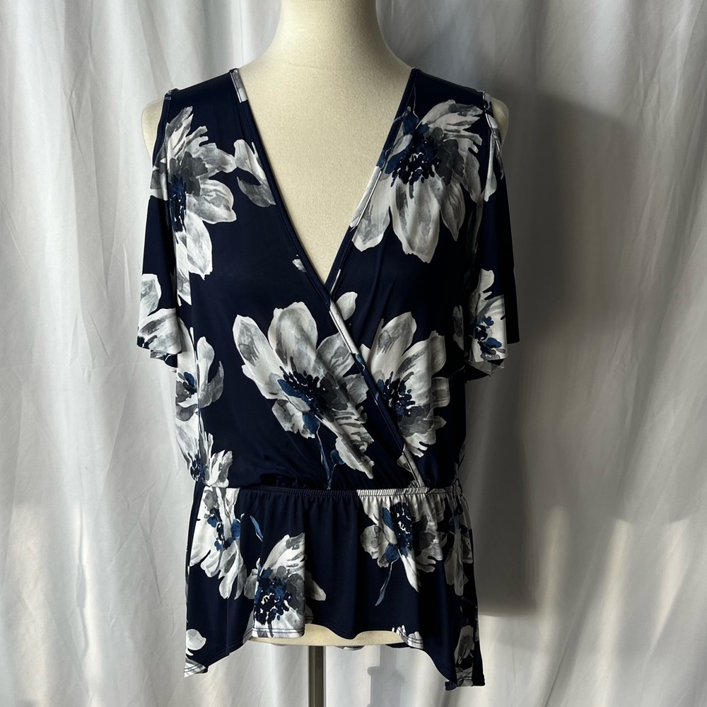 Venus Navy and White Floral Cold Shoulder V-neck Top w/Stretch - Size Large